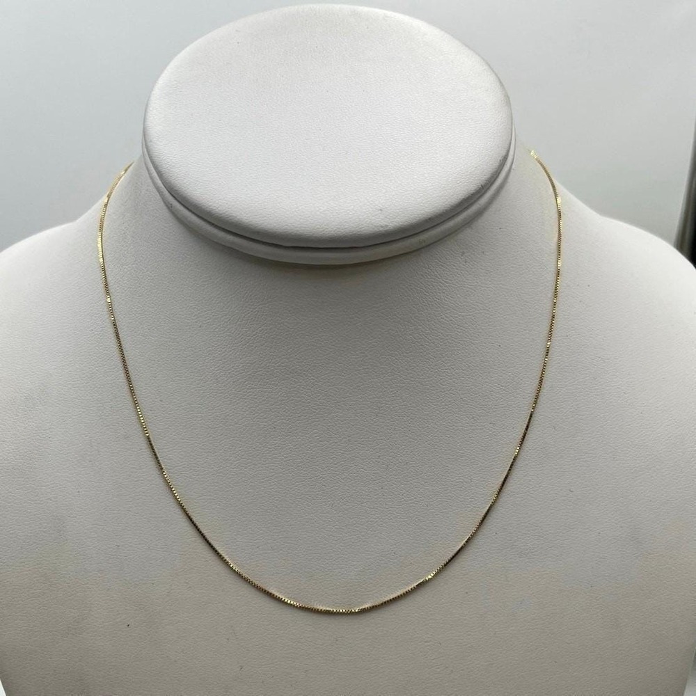 18k Solid Yellow Gold Fine Box Chain Necklace Women's 1.07 Grams  Length 16"